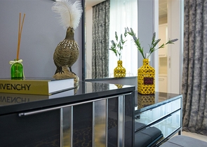 شقة فاخرة قريبة من البحر -تصميم 2 غرفة وصالة -في محمودلار / الانيا 