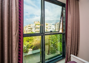 شقة فاخرة قريبة من البحر -تصميم 2 غرفة وصالة -في محمودلار / الانيا 