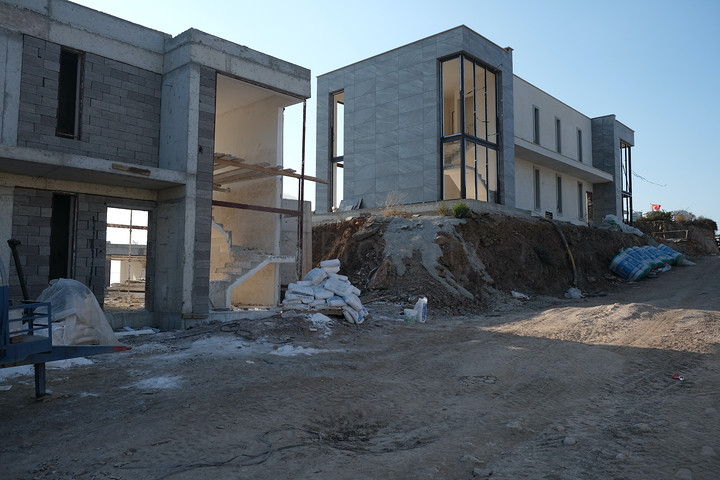 مجمع فيلا صديق للبيئة مع إطلالات على البحر والغابات!