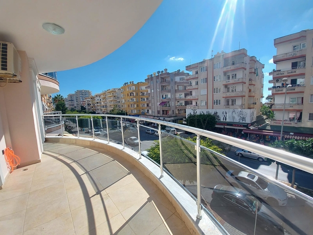 شقة على شارع بارباروس في محمودلار- تصميم 2 غرفة وصالة مع الاثاث -في محمودلار / الانيا 