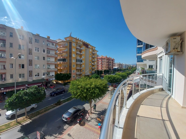 شقة على شارع بارباروس في محمودلار- تصميم 2 غرفة وصالة مع الاثاث -في محمودلار / الانيا 