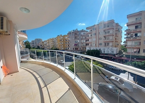 شقة على شارع بارباروس في محمودلار- تصميم 2 غرفة وصالة مع الاثاث -في محمودلار / الانيا 