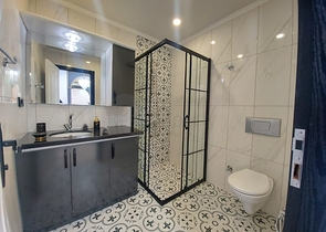 شقة على شارع بارباروس في محمودلار- تصميم 2 غرفة وصالة مع الاثاث -في محمودلار / الانيا 