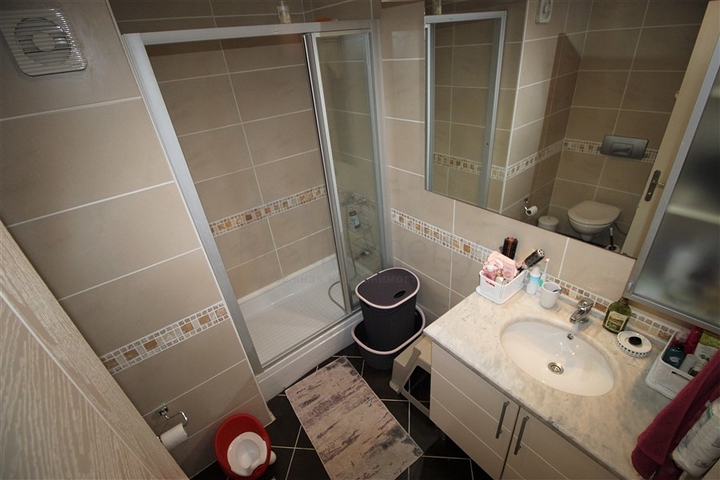 شقق واسعة في الانيا -تصميم 2 غرفة وصالة -قريبة من البحر والخدمات -في محمودلار / الانيا 