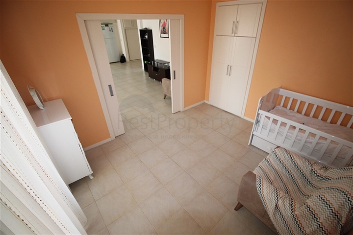 شقق واسعة في الانيا -تصميم 2 غرفة وصالة -قريبة من البحر والخدمات -في محمودلار / الانيا 