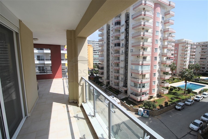 شقق واسعة في الانيا -تصميم 2 غرفة وصالة -قريبة من البحر والخدمات -في محمودلار / الانيا 