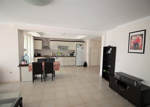 شقق واسعة في الانيا -تصميم 2 غرفة وصالة -قريبة من البحر والخدمات -في محمودلار / الانيا 