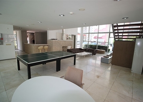 شقق واسعة في الانيا -تصميم 2 غرفة وصالة -قريبة من البحر والخدمات -في محمودلار / الانيا 