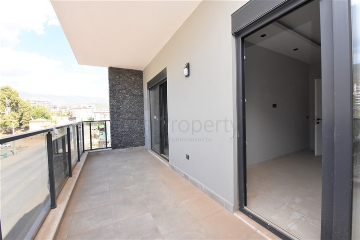 شقة غرفة وصالة بسعر مناسب - ضمن مجمع جديد في اوبا / الانيا 