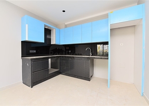 شقة غرفة وصالة بسعر مناسب - ضمن مجمع جديد في اوبا / الانيا 