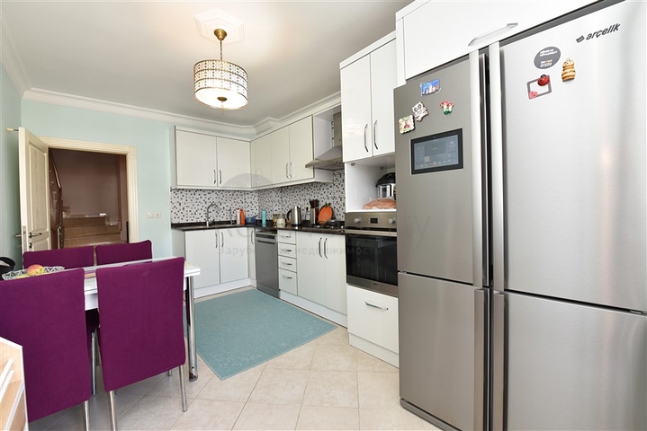 دوبلكس عائلية واسعة في الانيا -تصميم 1+4 مع الاثاث  -في جيكجلي / الانيا 