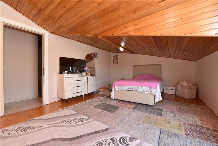 دوبلكس عائلية واسعة في الانيا -تصميم 1+4 مع الاثاث  -في جيكجلي / الانيا 