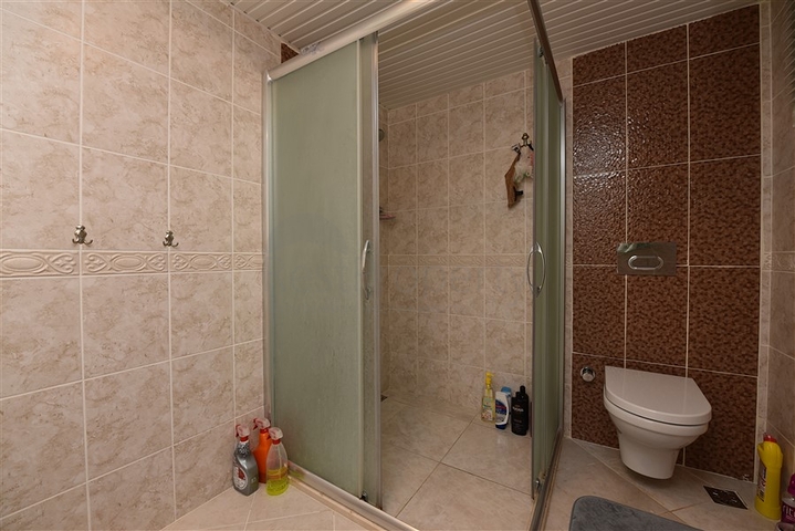 دوبلكس عائلية واسعة في الانيا -تصميم 1+4 مع الاثاث  -في جيكجلي / الانيا 