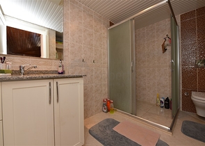 دوبلكس عائلية واسعة في الانيا -تصميم 1+4 مع الاثاث  -في جيكجلي / الانيا 