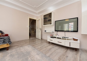 دوبلكس عائلية واسعة في الانيا -تصميم 1+4 مع الاثاث  -في جيكجلي / الانيا 