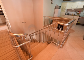 دوبلكس عائلية واسعة في الانيا -تصميم 1+4 مع الاثاث  -في جيكجلي / الانيا 