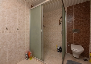 دوبلكس عائلية واسعة في الانيا -تصميم 1+4 مع الاثاث  -في جيكجلي / الانيا 