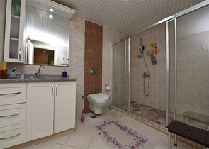 دوبلكس عائلية واسعة في الانيا -تصميم 1+4 مع الاثاث  -في جيكجلي / الانيا 