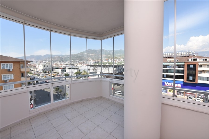 شقق واسعة في الانيا - تصميم 3 غرف وصالة -في منطقة اوبا / الانيا 