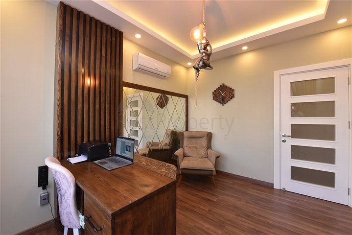 شقة واسعة في الانيا - 3 غرف نوم وصالة -ضمن مجمع فاخر -في كاستل / الانيا 