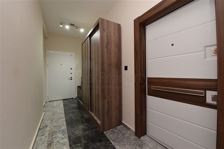 شقة واسعة في الانيا - 3 غرف نوم وصالة -ضمن مجمع فاخر -في كاستل / الانيا 