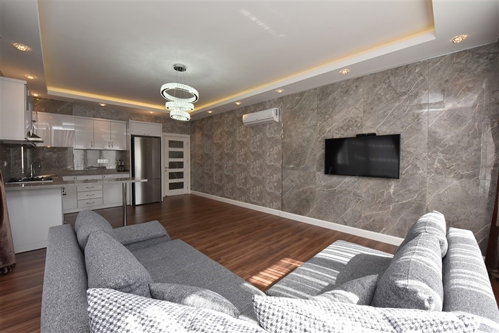 شقة واسعة في الانيا - 3 غرف نوم وصالة -ضمن مجمع فاخر -في كاستل / الانيا 