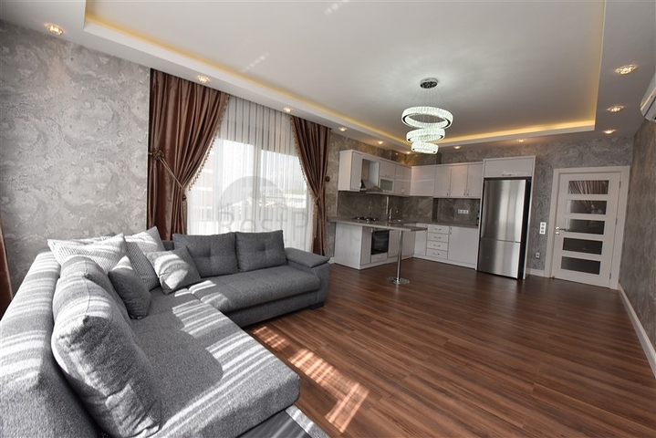 شقة واسعة في الانيا - 3 غرف نوم وصالة -ضمن مجمع فاخر -في كاستل / الانيا 