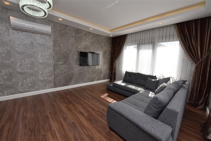 شقة واسعة في الانيا - 3 غرف نوم وصالة -ضمن مجمع فاخر -في كاستل / الانيا 