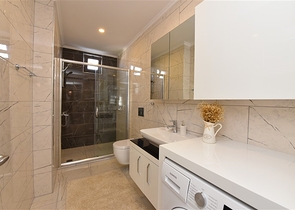 شقة واسعة في الانيا - 3 غرف نوم وصالة -ضمن مجمع فاخر -في كاستل / الانيا 