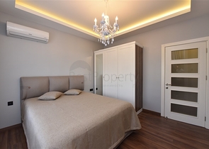 شقة واسعة في الانيا - 3 غرف نوم وصالة -ضمن مجمع فاخر -في كاستل / الانيا 