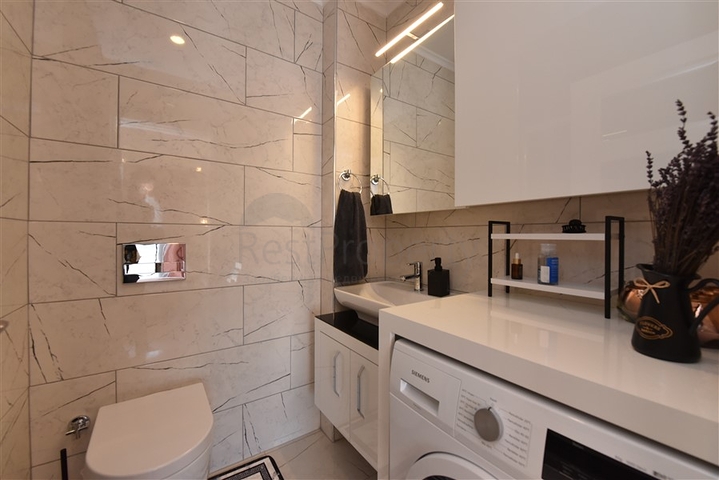 شقة انيقة غرفتين وصالة -مجمع فاخر قريب من البحر -في كاستل / الانيا 