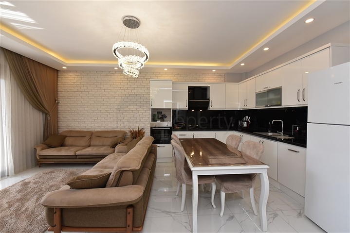 شقة انيقة غرفتين وصالة -مجمع فاخر قريب من البحر -في كاستل / الانيا 