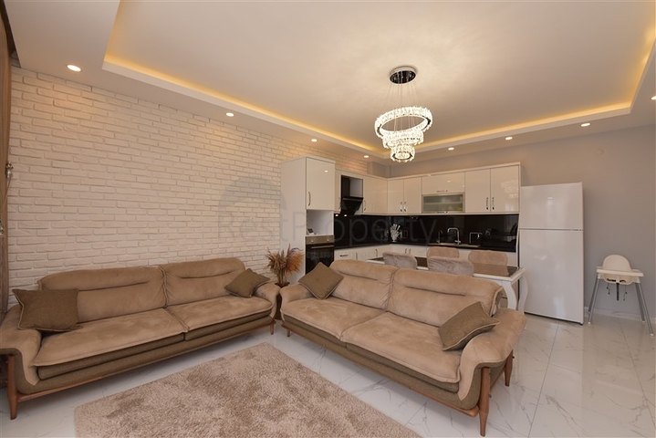 شقة انيقة غرفتين وصالة -مجمع فاخر قريب من البحر -في كاستل / الانيا 