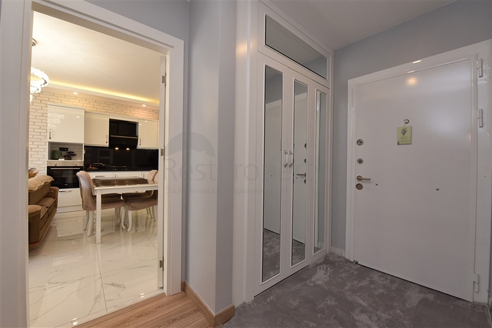 شقة انيقة غرفتين وصالة -مجمع فاخر قريب من البحر -في كاستل / الانيا 