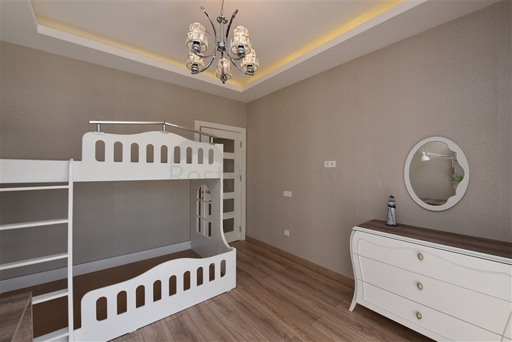 شقة انيقة غرفتين وصالة -مجمع فاخر قريب من البحر -في كاستل / الانيا 