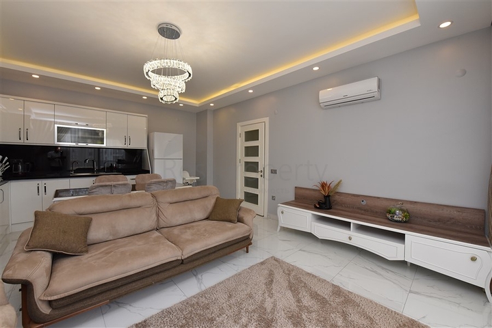 شقة انيقة غرفتين وصالة -مجمع فاخر قريب من البحر -في كاستل / الانيا 