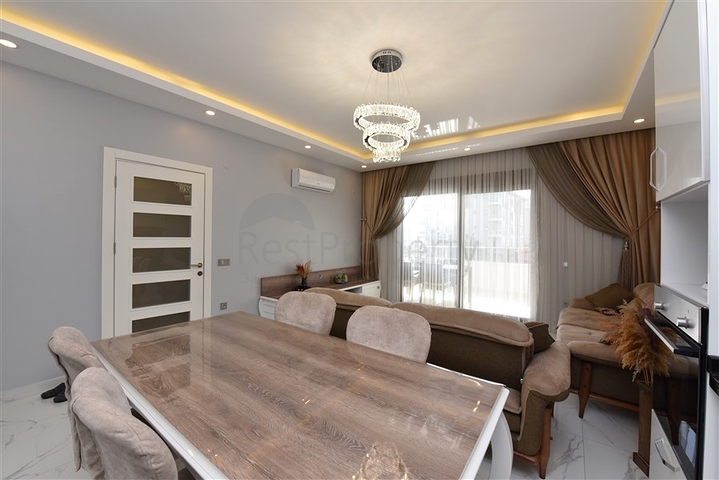 شقة انيقة غرفتين وصالة -مجمع فاخر قريب من البحر -في كاستل / الانيا 