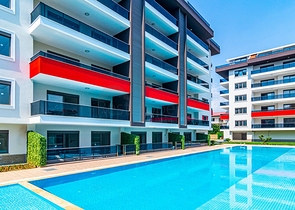 شقة انيقة غرفتين وصالة -مجمع فاخر قريب من البحر -في كاستل / الانيا 