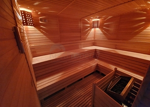 شقة انيقة غرفتين وصالة -مجمع فاخر قريب من البحر -في كاستل / الانيا 