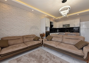 شقة انيقة غرفتين وصالة -مجمع فاخر قريب من البحر -في كاستل / الانيا 