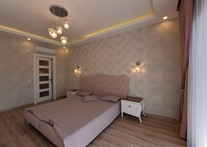 شقة انيقة غرفتين وصالة -مجمع فاخر قريب من البحر -في كاستل / الانيا 