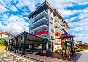 شقة انيقة غرفتين وصالة -مجمع فاخر قريب من البحر -في كاستل / الانيا 