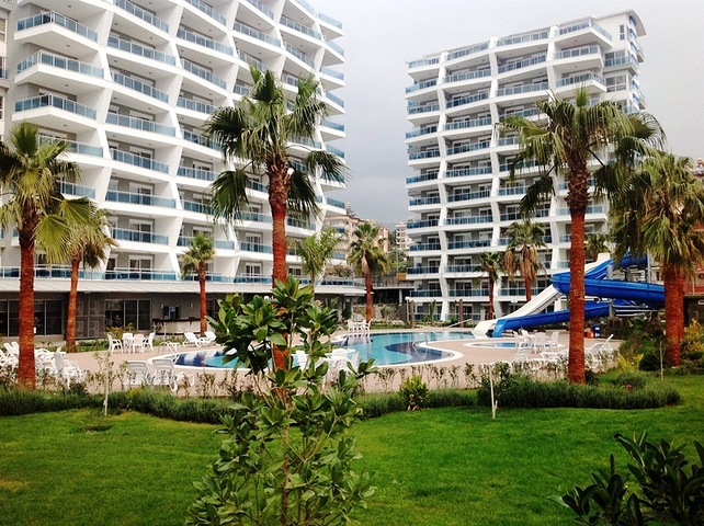 مجمع عصري في ألانيا / انطاليا