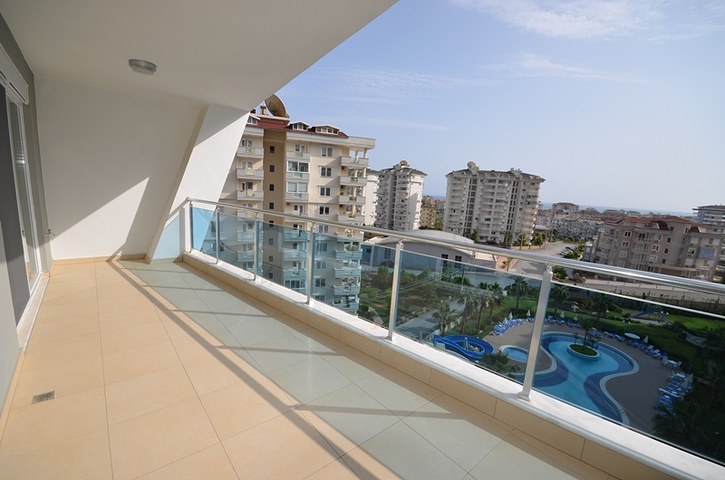 مجمع عصري في ألانيا / انطاليا