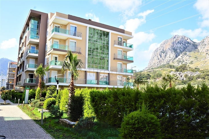 شقق جديدة للبيع في كونيالتي / انطاليا 