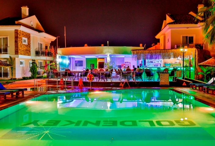 شقق في فتحية بمساحات مختلفة 