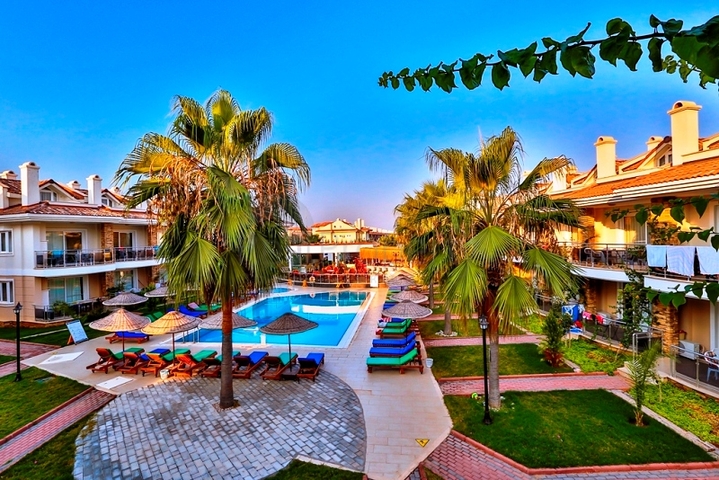 شقق في فتحية بمساحات مختلفة 