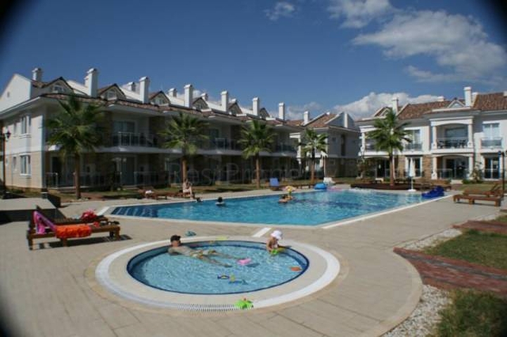 شقق في فتحية بمساحات مختلفة 