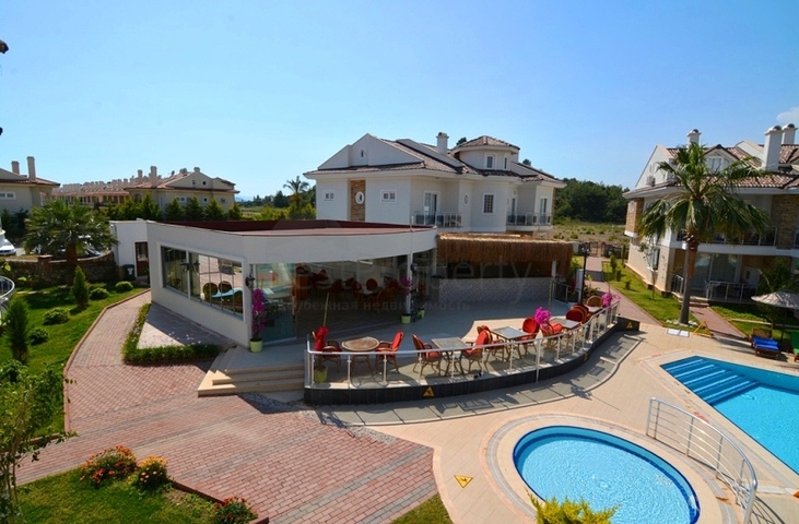 شقق في فتحية بمساحات مختلفة 