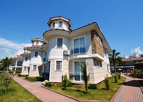 شقق في فتحية بمساحات مختلفة 